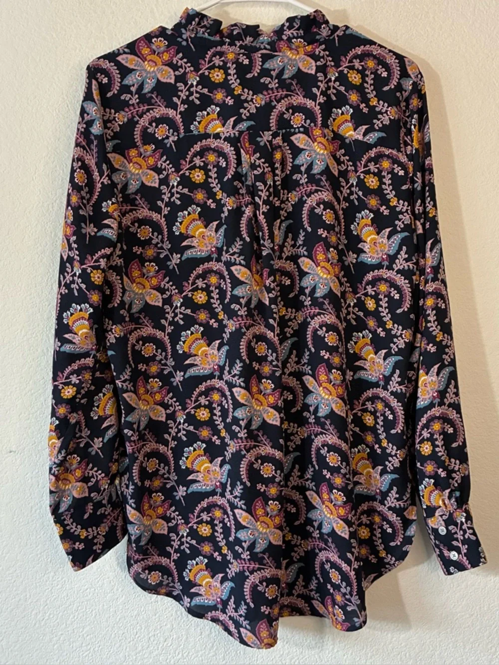 LOFT FLORAL PLEATED BUTTON DOWN LONG SLEEVE BLOUSE, MEDIUM - Picture 3 of 7